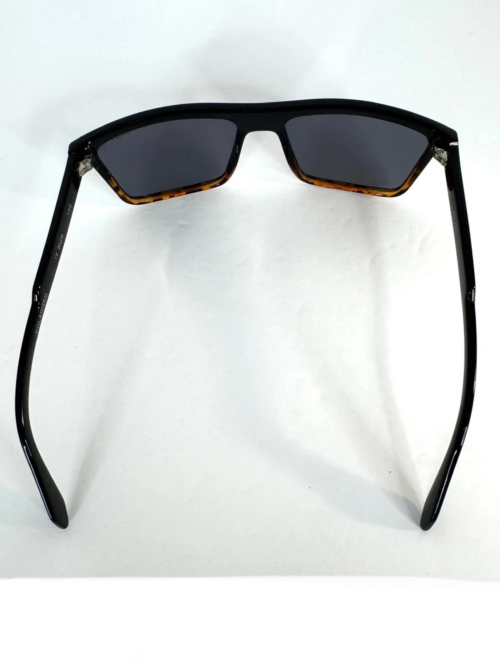 QUAY Australia Let it Run Polarized Sunglasses Black Tortoise Rare